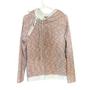 Women’s long sleeved hooded sweater with pockets with asymmetrical zipper